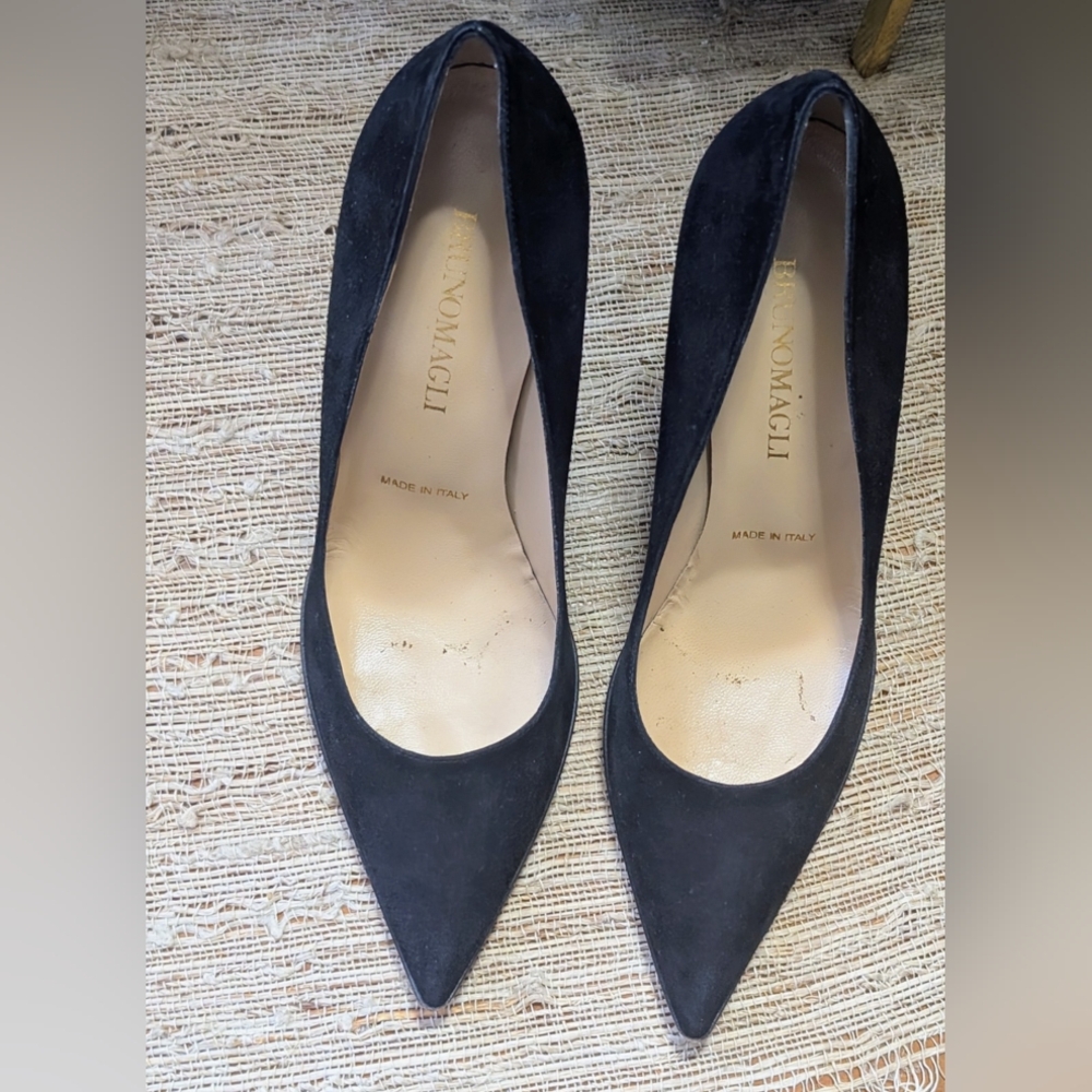 Bruno Magli Allegra size 37 Black Suede pumps
